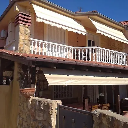 בית נופש Iraklitsa Lovely Maisonette Close To The Sea *